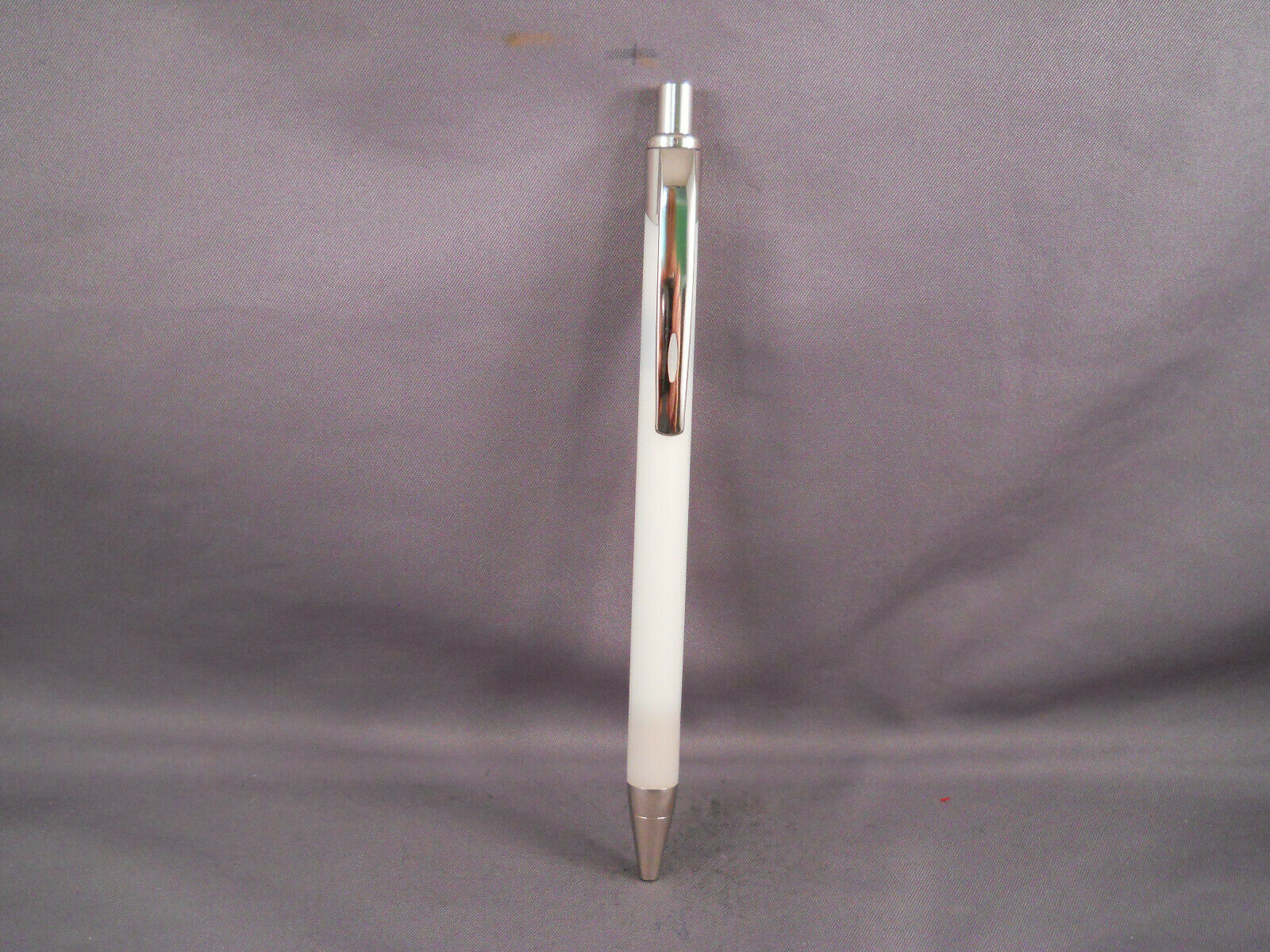 Sheaffer Vintage White Push Button Ball Pen-marked Sweden-new Refill